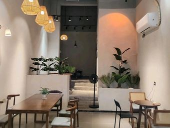 Pulan Simple Meals, Desserts & Tea Drinks
