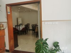 Bifeng Tang Culinary Delights