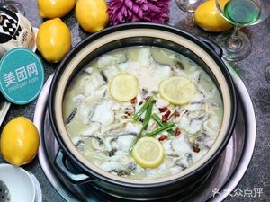 Yang Mingyu Yellow Braised Chicken Rice (Ninghai Branch)