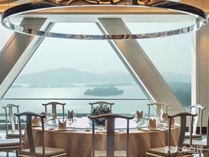 Wuxi Ruiting West Suburb Hotel · Yuehu Scenic Restaurant