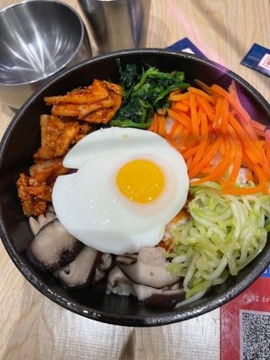 Bibingba (Stone Pot Rice with Kimchi, Wuxi Wanda Plaza Branch)