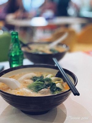 Yang's Braised Chicken with Spicy Hot Pot