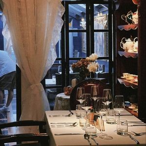 Fang Jian Restaurant & Lounge