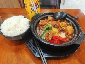 Three People's Yellow Braised Chicken with Fish Balls