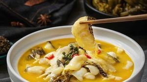 Chongqing Hongding Roast Chicken Hot Pot (Qingyang Branch)