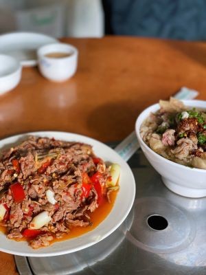 Longtou Street Hui Ethnic Restaurant (Suan Village New District Agricultural University Store)