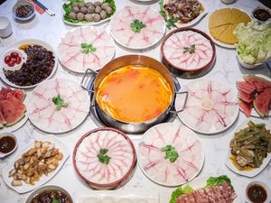 Yu Xiao Yao · Yunnan Sour Fish Hot Pot · One Fish, Ten Dishes (Pulao Park Branch)