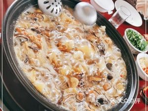 Fengze Garden Wild Mushroom Crisp Fish Hot Pot (Spanish Style Street Branch)