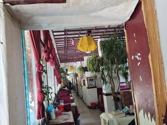 Cai Da Has a Home · Egg and Beef Rice