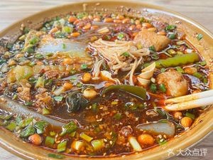 Fangfang Small Pot Rice Noodles (Yunfan International Business Building Store)