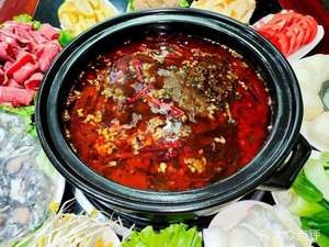 Halal Guixin Garden · Freshly Cooked Yunnan Specialties · Freshly Sliced Acid Beef Hot Pot (Dongfeng...)