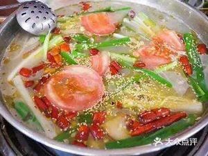 富源酸菜猪脚火锅(大树营店)