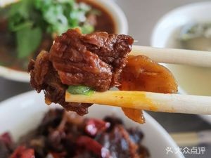 嵩明马春能牛菜馆(七步场社区农贸市场店)