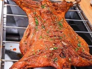 Dian Yi Jue Whole Lamb Roast Villa (Chenggong Store)