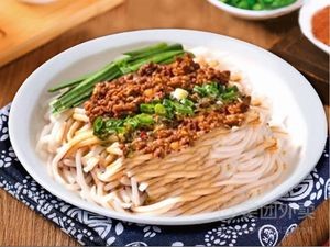 Qujing Old Street Steamed Rice Noodles (Wuyue Plaza Branch)