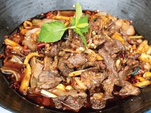 清真三家寨干锅牛肉.酸菜.清汤火锅(红云店)