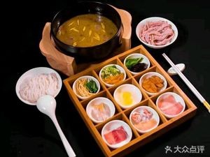 One Bowl Under Heaven · Mengzi Crossing-the-Bridge Rice Noodles
