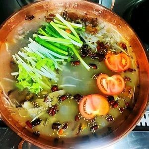 Kaiwei Gui Zhen Fu Yuan Sour Cabbage Pork Trotter (Jinwa Road Branch)