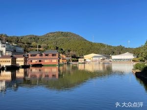 Wolong Wild Mushroom Clear Spring Fish Restaurant (Wolong Villa Jinning Branch)