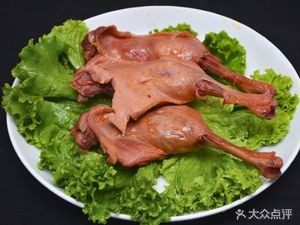 Xiao Lao Lu Ya
