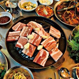 Sanshun Home Korean Cuisine · Grilled Meat · Military Soup (Business College Branch)