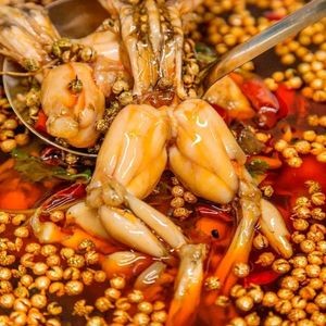 Can Yu Frog and Fish Head Hot Pot