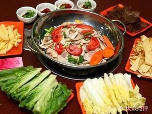 Bowl Bowl Sichuan Fish Hot Pot with Sauce
