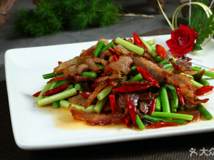 Red Bottle Garden Crispy Sour Pork Trotter