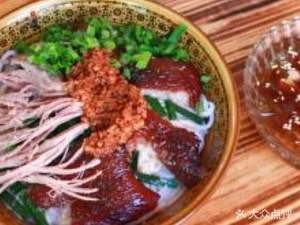 Shake Bowl Pork Trotter Noodles (Changrun Street Branch)