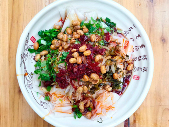 Handmade Red Oil Rice Noodles (Red Snack Selection)