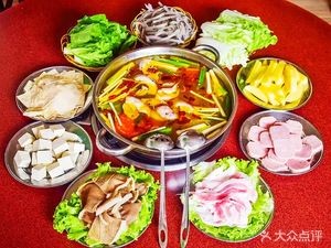 Authentic Fuyuan Sour Vegetable Pork Trotter Hot Pot (Jianshe Road Branch)