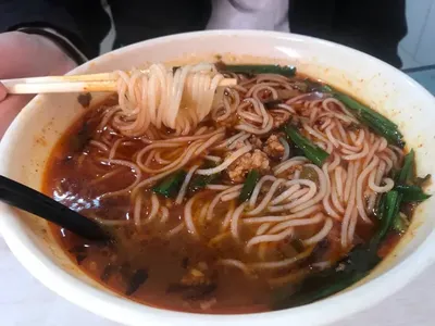 Jiaxiang Yuan Guandu Small Pot Rice Noodles (Wangjia Bridge Branch)