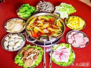 Kai Wei Gui Fu Yuan Suan Cai Zhu Jiao Hot Pot (Qixiang Road Branch)