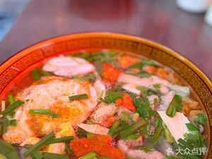 Gejiu Big Copper Pot Crossing Bridge Rice Noodles (Staff Dormitory Store, Kunming Zhenhua Pharmaceutical Factory)