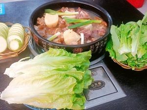 Xuanwei Cured Pork Trotter Hot Pot