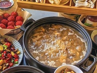 Xi Qiao Wild Mushroom Hot Pot (Modern Plaza Branch)