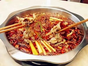 Frog Fish Head Hot Pot, Barbecue, and Crayfish (Dianzhong Logistics Park Store)