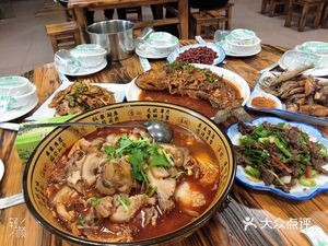 Yiweiyuan · Sichuan Cuisine Restaurant (Kunming First Store)