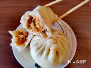 Handmade Northeast Steamed Buns and Baozi Shop