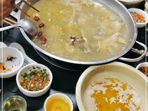 Jiang Ji Hong Zhao Tong Da Shan Bao Liang Shang E (Wang Jia Qiao Ren Yi Yuan Dian)