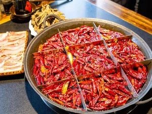 Chongqing Linmen Gate Memory Old Hot Pot (Mengtian Store)