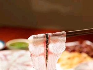 Sour Soup Rolling Fish Pot (Sunac Chunfeng Li Shi Yue Jing Yu Feng Yuan Store)