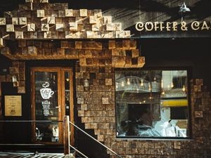 Deer Fish Coffee & Dessert Shop (Central Street Branch)