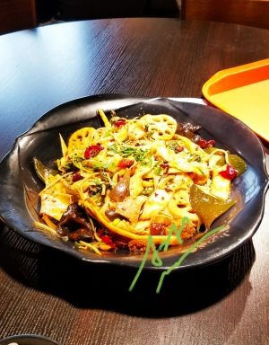 Xiaoshan Cheng Spicy Hot Pot (Xin Yibai Store)