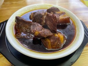 Pin Shi Jia Clay Pot Pork Belly Spicy Noodles (Green New Town East Zone Store)