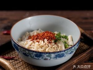 Jiahe Handmade Noodles and Smoked Sauce Pub (Minjiang Community Store)