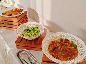 Snow Reading Kitchen