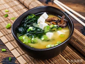 Li Ji Tantan Meat Snack (Bashan Street Branch)