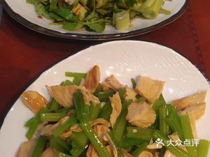Yue Xuan Hua Dia Chicken and Carp Hot Pot (Wenfu Street Store)