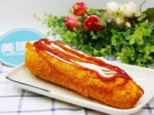 Xiao Hong Car Pancake with Fried Skewers